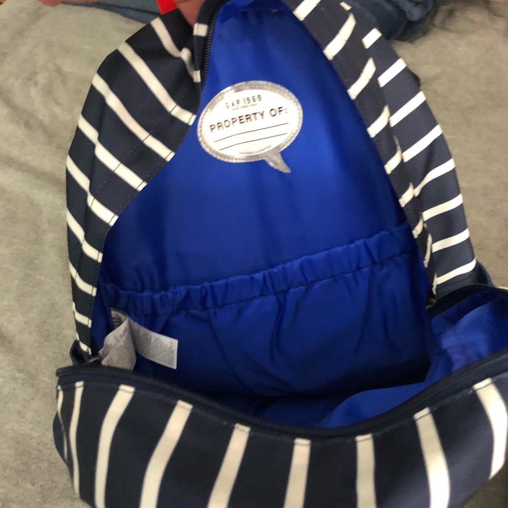 Gap back pack - Picture 4 of 4